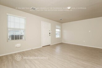 8142 Serro Medina in San Antonio, TX - Foto de edificio - Building Photo