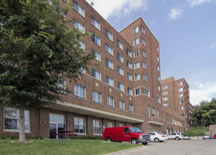 Comstock Hall in Minneapolis, MN - Building Photo - Building Photo