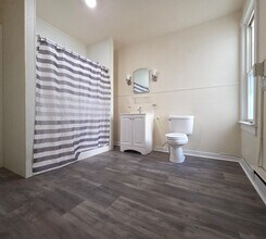 33 Washington St in Middleport, PA - Building Photo - Building Photo