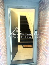 437 Lug Ln in Sacramento, CA - Building Photo - Building Photo