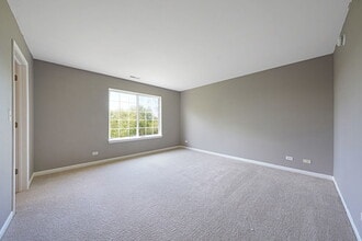 21 Ronan Ct in Lake In The Hills, IL - Building Photo - Building Photo