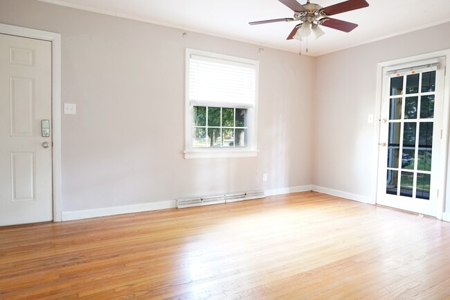 1004 Baywood Ct in Richmond, VA - Building Photo - Building Photo