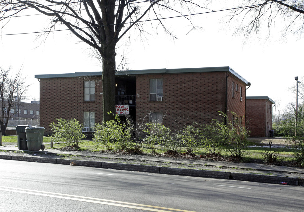 377 E Mclemore Ave in Memphis, TN - Building Photo