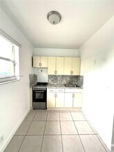 1490 NW 43rd St in Miami, FL - Building Photo - Building Photo