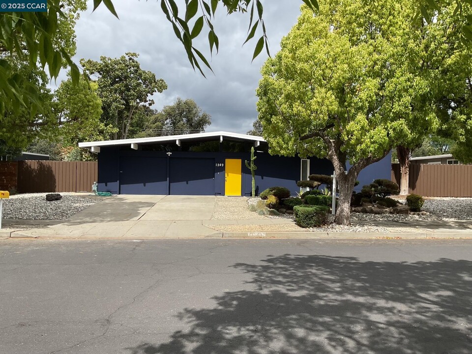 1249 Lancashire Dr in Concord, CA - Building Photo