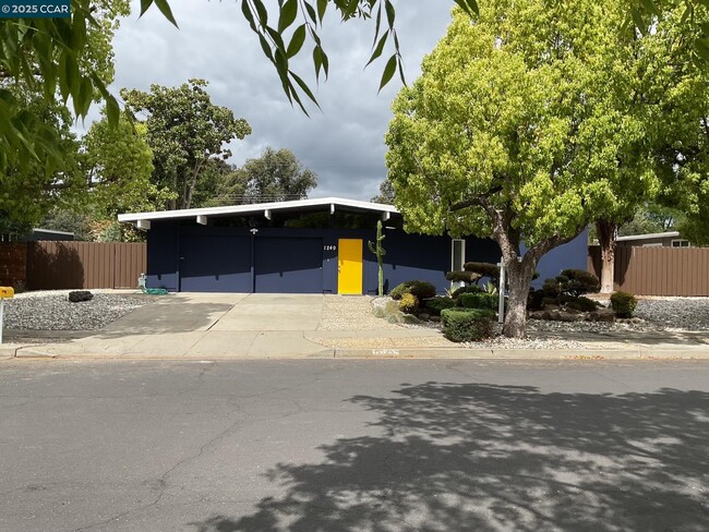 property at 1249 Lancashire Dr