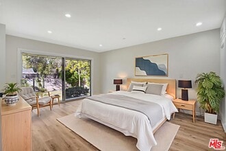 23153 Gonzales Dr in Los Angeles, CA - Building Photo - Building Photo
