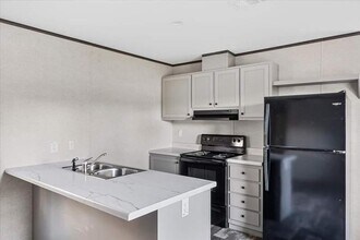 11240 N Northwood Dr in Inglis, FL - Building Photo - Building Photo
