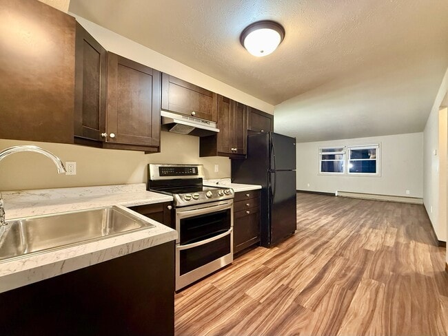 420 N Norwood Ave, Unit Unit 2 in Green Bay, WI - Foto de edificio - Building Photo