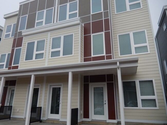 property at 1205 Bainbridge St