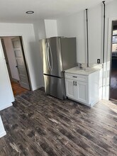 3 Keller Ave in Enfield, CT - Foto de edificio - Building Photo