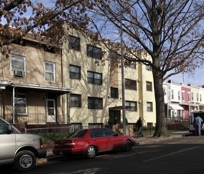 907 Euclid St NW in Washington, DC - Building Photo - Building Photo