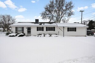 4031 Vistula Rd in Mishawaka, IN - Building Photo