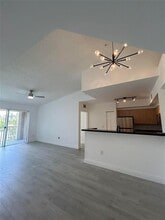 8020 N Nob Hill Rd in Tamarac, FL - Building Photo - Building Photo