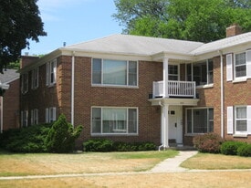 9404 W North Ave, Unit 3 in Milwaukee, WI - Building Photo