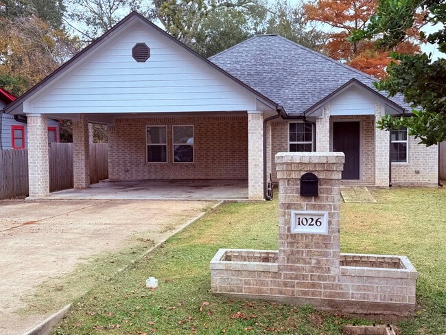 property at 1026 N Arcola St