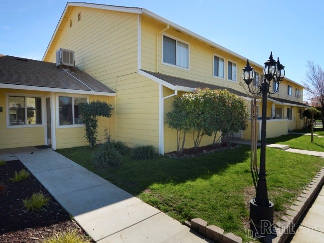 Shady Lane Apartments in Anderson, CA - Building Photo