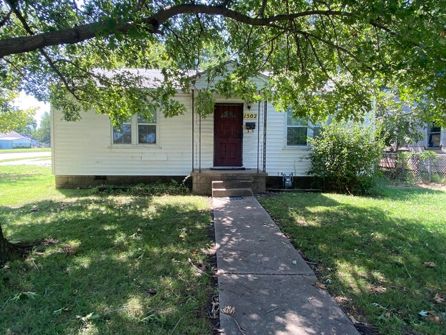 property at 1502 N Delaware Ave