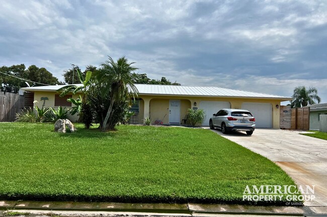 1860 Southpointe Dr in Sarasota, FL - Building Photo - Building Photo