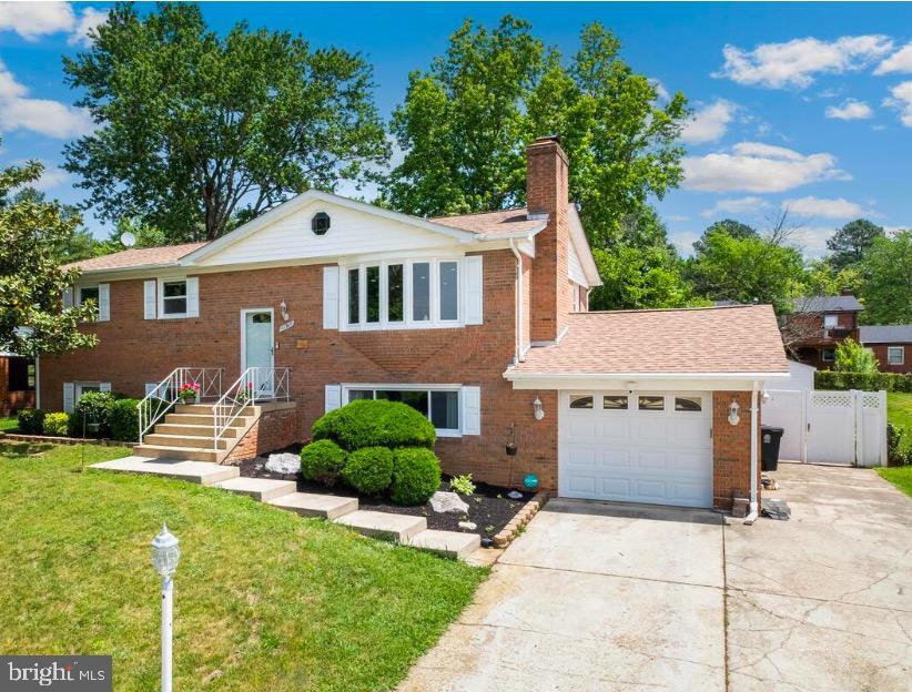 12900 Glynis Rd in Clinton, MD - Building Photo