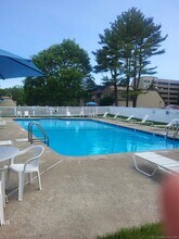 85 Viscount Dr in Milford, CT - Building Photo - Building Photo