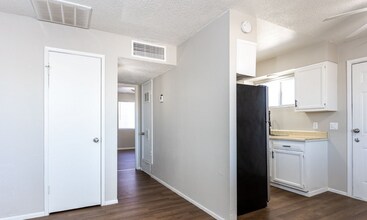 819 N Arbor Ave in Casa Grande, AZ - Foto de edificio - Building Photo