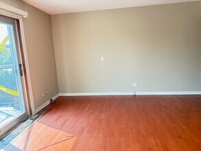 3856 S Parkway Dr in Northbrook, IL - Building Photo - Building Photo