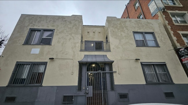 815 S Lake St in Los Angeles, CA - Building Photo - Building Photo