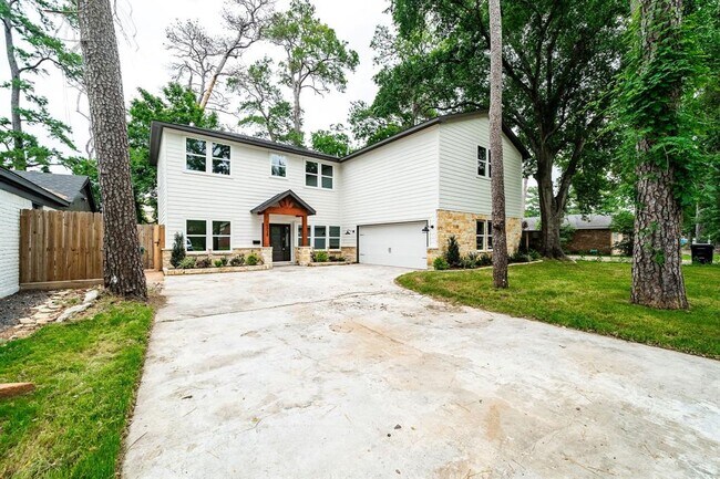 10038 Westview Dr in Houston, TX - Building Photo - Building Photo
