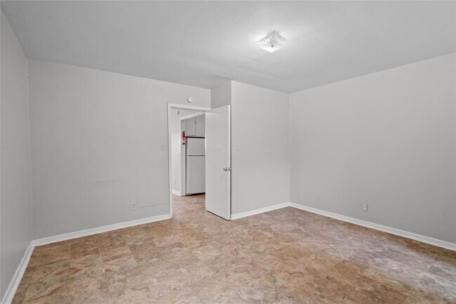 311 9th St N-Unit -B in Texas City, TX - Foto de edificio - Building Photo