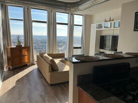 1550 S Blue Island Ave, Unit 1208 in Chicago, IL - Building Photo