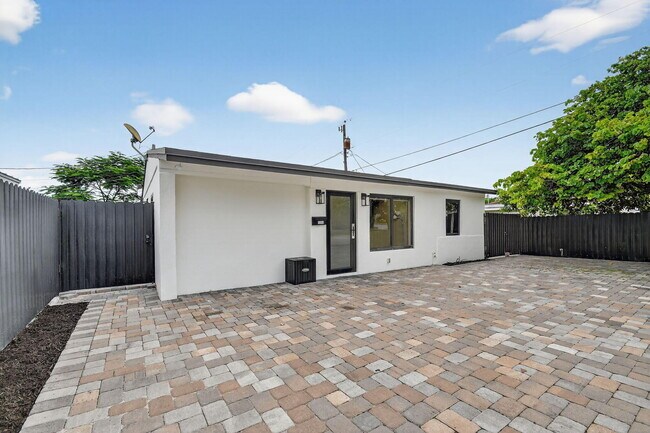 5008 Parker Ave in West Palm Beach, FL - Building Photo - Building Photo