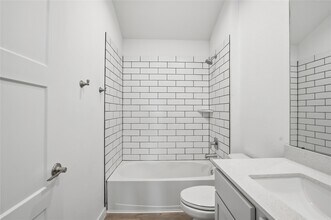 14251 Big Bnd Dr in Shenandoah, TX - Building Photo - Building Photo