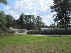 Wayside Mobile Home Park in Harleyville, SC - Building Photo - Building Photo