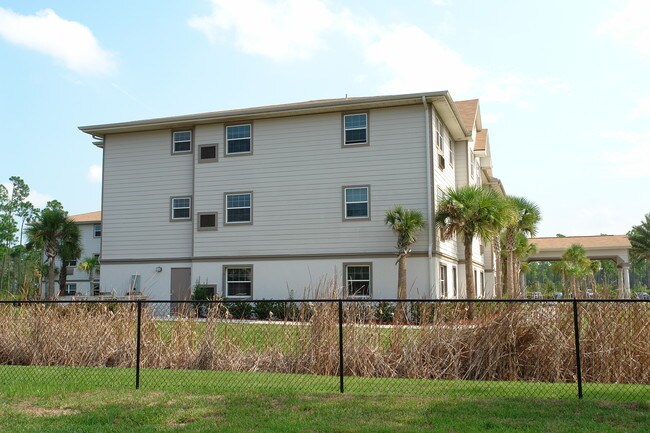 AHEPA 410 Senior Apartments in Daytona Beach, FL - Building Photo - Building Photo