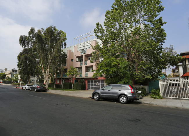 Manhattan Place in Los Angeles, CA - Foto de edificio - Building Photo