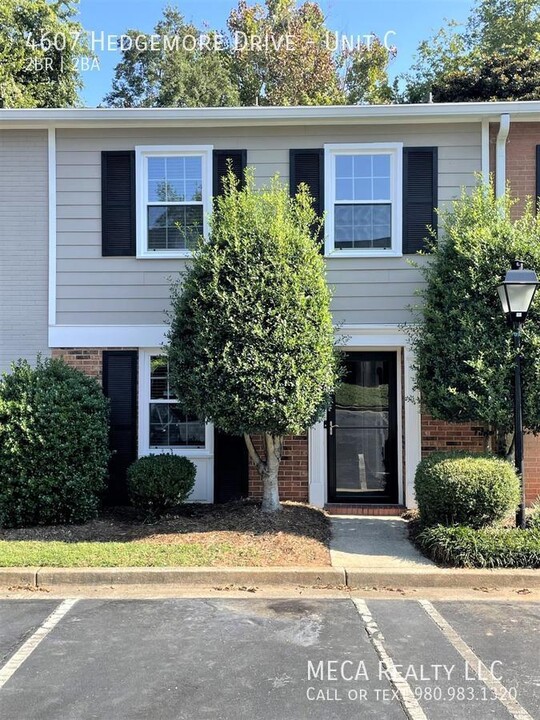 4607 Hedgemore Dr in Charlotte, NC - Building Photo