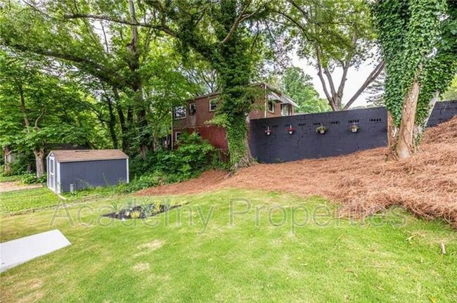 63 Holly Rd NW in Atlanta, GA - Building Photo - Building Photo