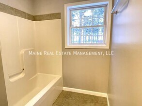 41 Vafiades Ave in Hermon, ME - Building Photo - Building Photo