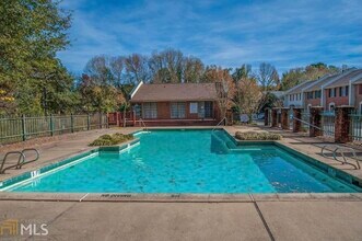 250 Cleveland Rd in Athens, GA - Building Photo - Building Photo