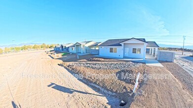 831 Valiant Ave in Pahrump, NV - Building Photo - Building Photo