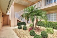 9061 Michael Cir in Naples, FL - Foto de edificio - Building Photo