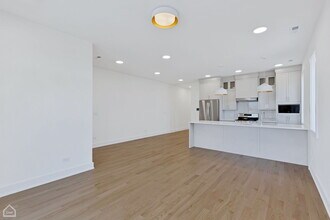 3545 W Belmont Ave, Unit 4 in Chicago, IL - Foto de edificio - Building Photo