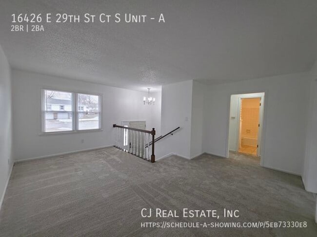 16426 E 29th St in Independence, MO - Foto de edificio - Building Photo