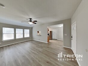 10457 Royal Andrews Dr in Conroe, TX - Building Photo - Building Photo