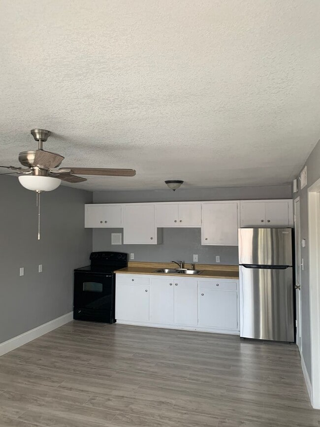 3727 Hazelwood St in Las Vegas, NV - Foto de edificio - Building Photo