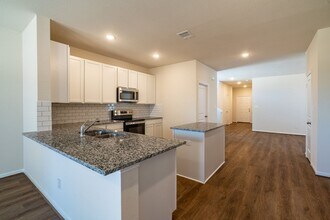 612 LT Rusty Dr in Jarrell, TX - Building Photo - Building Photo