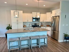 6942 W 162nd Ct in Overland Park, KS - Building Photo - Building Photo