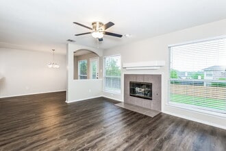 6072 Grand Champion Blvd in Fort Worth, TX - Building Photo - Building Photo