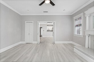 4719 Junius St, Unit 3 in Dallas, TX - Foto de edificio - Building Photo